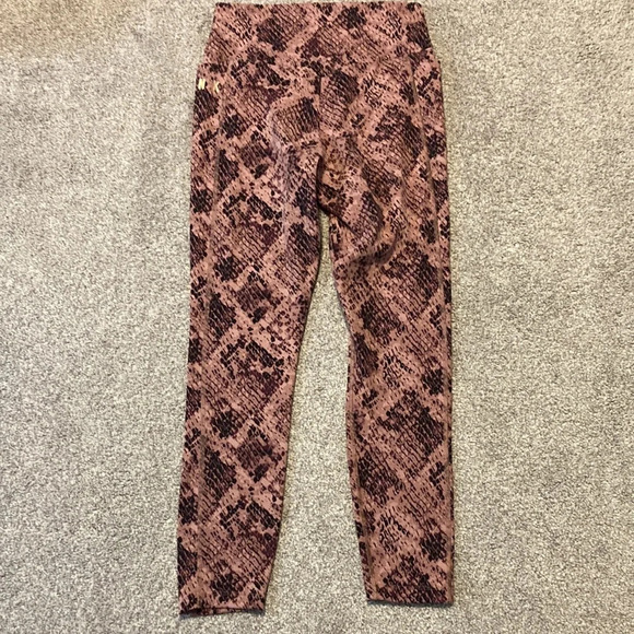 PINK Victoria’s Secret Ultimate V High Waist Snake Print Pocket Leggings… - Picture 12 of 15